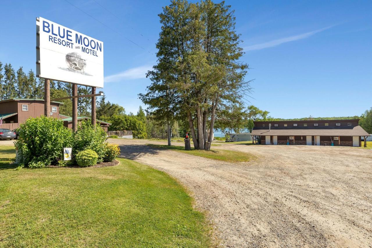 Blue Moon Resort & Motel Hill City Экстерьер фото