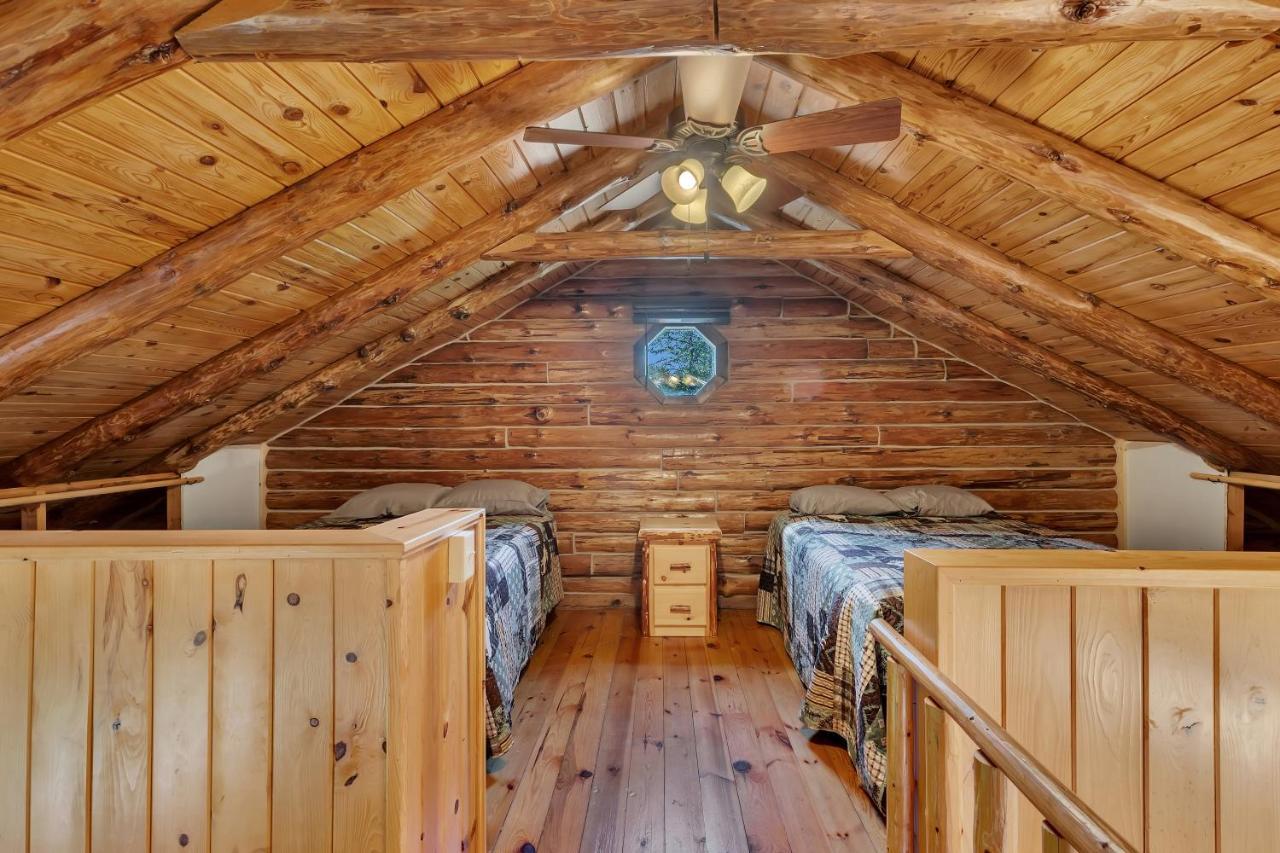 Blue Moon Resort & Motel Hill City Экстерьер фото