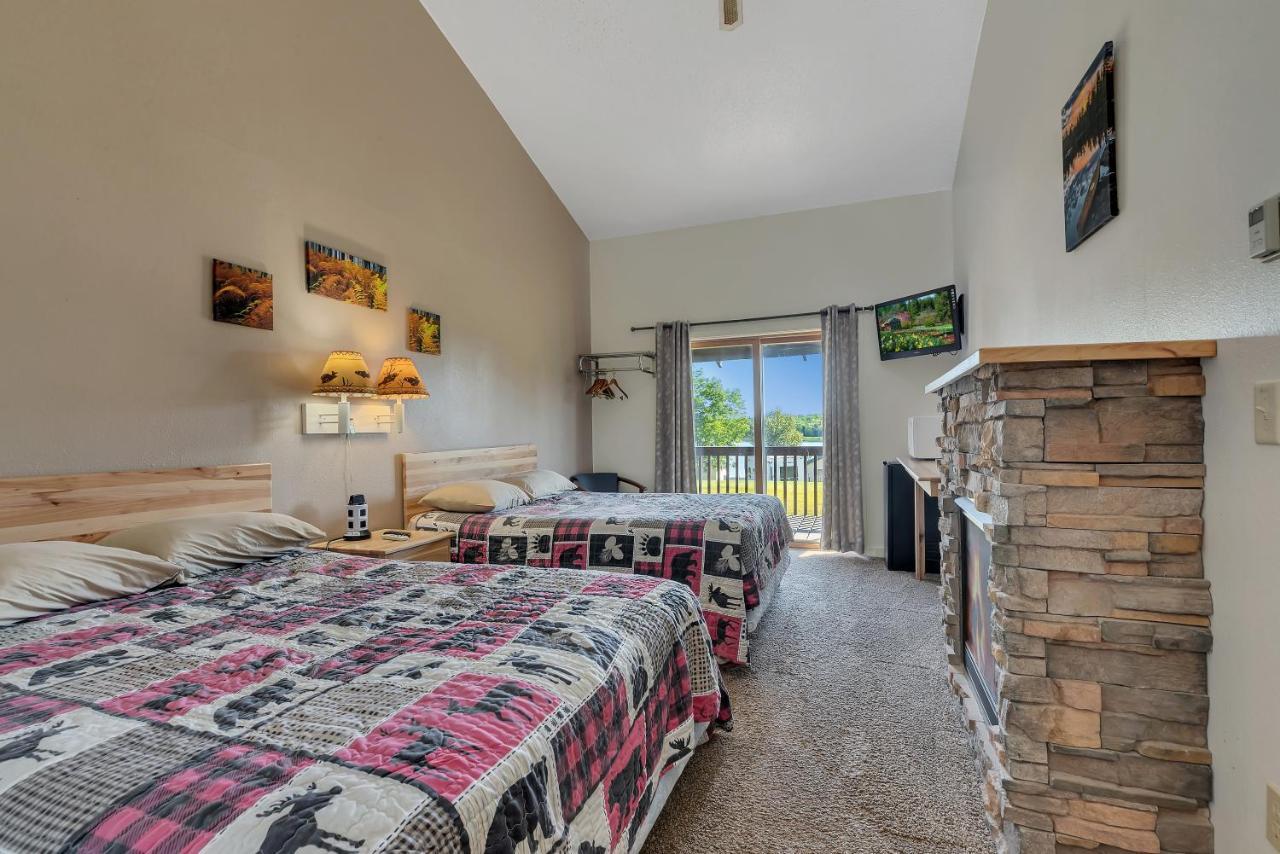 Blue Moon Resort & Motel Hill City Экстерьер фото