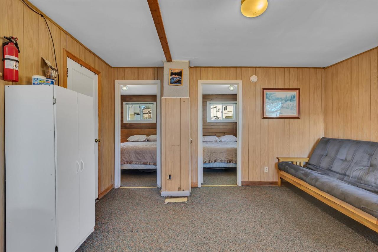Blue Moon Resort & Motel Hill City Экстерьер фото